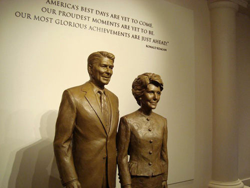 Ronald and Nancy Reagan sculptures by Chas Fagan located at Reagan Museum in Simi Valley, CA